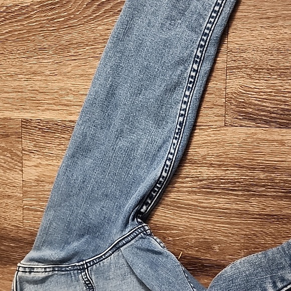 🔴 🔚🔜 SALE Lu La Roe Embroidered Strechy Jean Jacket - Picture 12 of 12